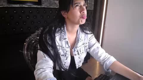 karol_lorens online show from 09.18.25