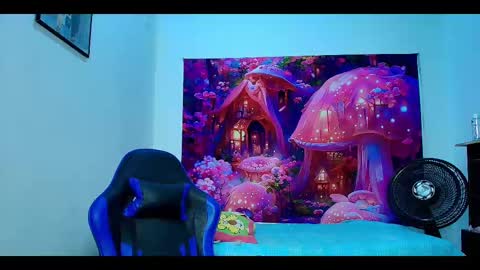 Snapshot of karol_naughty chatting on 10.18.25 online show from 10.18.25