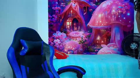 Snapshot of karol_naughty chatting on 10.27.25 online show from 10.27.25