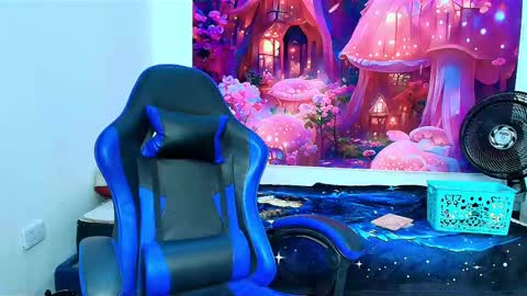 Snapshot of karol_naughty chatting on 11.05.25 online show from 11.05.25