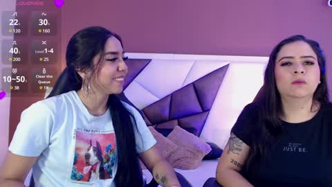 Snapshot of karolandmichel chatting on 01.15.25 Karol and Michel online show from 01.15.25