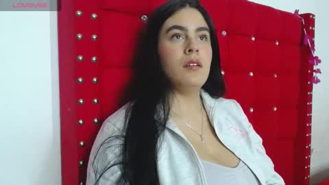 Snapshot of karolay_su chatting on 12.12.24 ARIANNA online show from 12.12.24