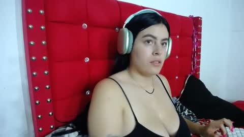 Snapshot of karolay_su chatting on 02.22.25 ARIANNA online show from 02.22.25