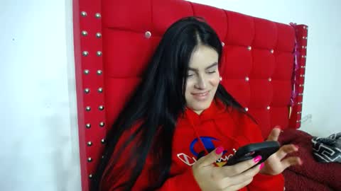 Snapshot of karolay_su chatting on 02.24.25 ARIANNA online show from 02.24.25