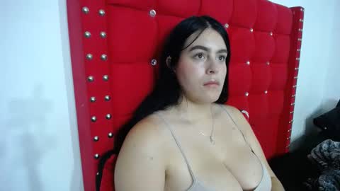 Snapshot of karolay_su chatting on 03.11.25 ARIANNA online show from 03.11.25