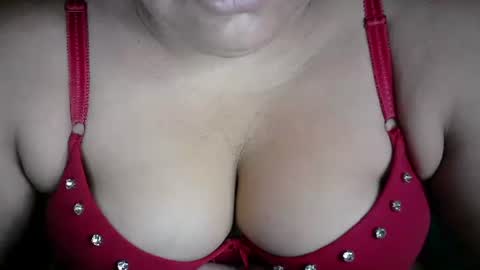 karolbb online show from 12.15.24