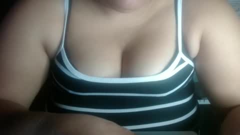 Snapshot of karolbb chatting on 10.06.25 karolbb online show from 10.06.25