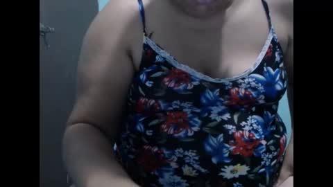 Snapshot of karolbb chatting on 10.19.25 karolbb online show from 10.19.25