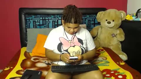 Snapshot of karolhot916 chatting on 01.21.25 karol online show from 01.21.25