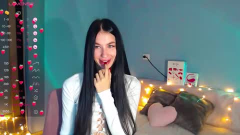 Kira online show from 09.11.25