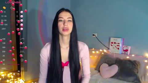 Kira online show from 09.12.25