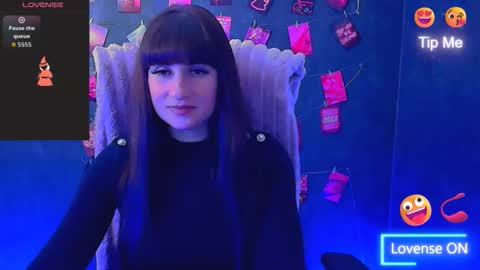 Caroline online show from 04.14.26