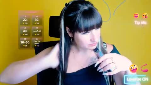 Snapshot of karolina_mia chatting on 07.19.26 Caroline online show from 07.19.26