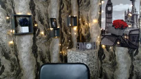 Snapshot of karolinamex_ chatting on 12.30.24 Karolina online show from 12.30.24