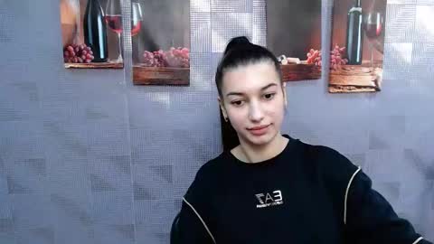 Snapshot of karolinamex_ chatting on 01.24.25 Karolina online show from 01.24.25