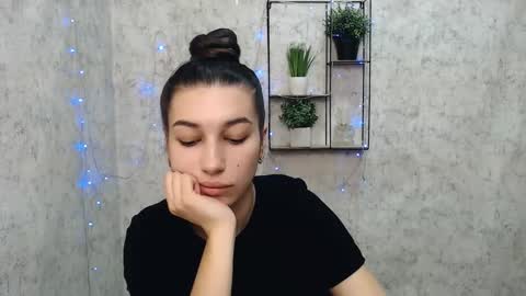 Snapshot of karolinamex_ chatting on 02.15.25 Karolina online show from 02.15.25