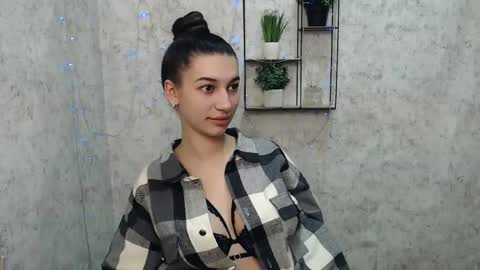 Snapshot of karolinamex_ chatting on 02.15.25 Karolina online show from 02.15.25