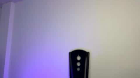 Snapshot of karoline_jones_ chatting on 11.12.25 Karoline online show from 11.12.25