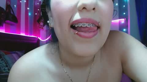 karoline_lov2 online show from 12.15.25