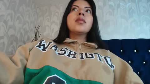 Snapshot of karolineburnx chatting on 05.18.26 Isa online show from 05.18.26