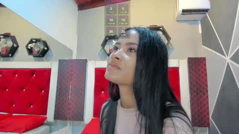 Karol online show from 11.21.25