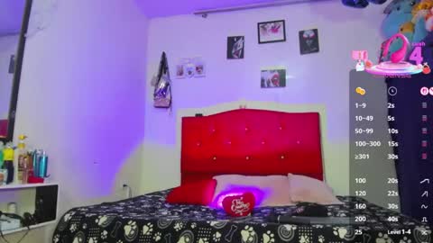 Snapshot of karoll_scoott chatting on 03.03.25 karol online show from 03.03.25