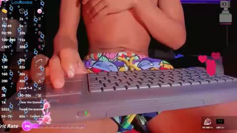 Snapshot of karoll_scoott chatting on 10.07.25 karol online show from 10.07.25