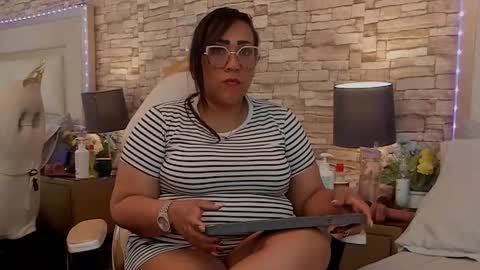 karolwestt online show from 09.18.25