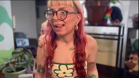 Snapshot of karterspice chatting on 10.27.25 Karter online show from 10.27.25