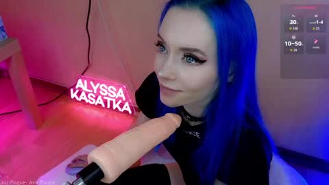 ALYSSA                online show from 04.21.26