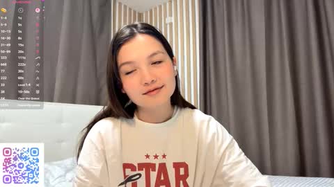 Snapshot of kassandrataulbee chatting on 10.01.25 Kira online show from 10.01.25