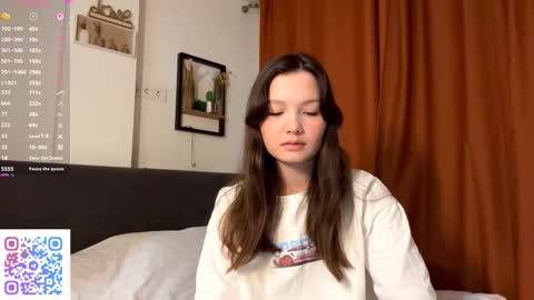 Snapshot of kassandrataulbee chatting on 10.03.25 Kira online show from 10.03.25