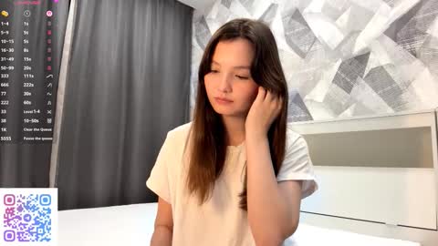 Snapshot of kassandrataulbee chatting on 10.07.25 Kira online show from 10.07.25