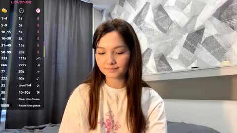 Snapshot of kassandrataulbee chatting on 10.11.25 Kira online show from 10.11.25