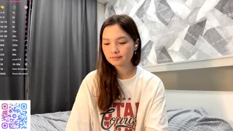 Snapshot of kassandrataulbee chatting on 10.16.25 Kira online show from 10.16.25