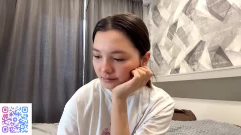 Snapshot of kassandrataulbee chatting on 11.06.25 Kira online show from 11.06.25