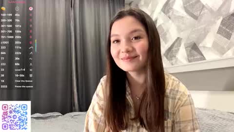 Snapshot of kassandrataulbee chatting on 11.07.25 Kira online show from 11.07.25