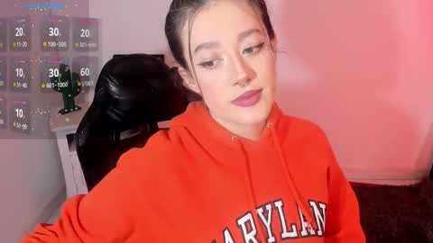 Snapshot of kat_apple chatting on 10.22.25 Alicia online show from 10.22.25