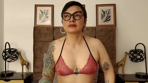 kat paradisse online show from 09.22.25