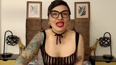 kat paradisse online show from 10.14.25