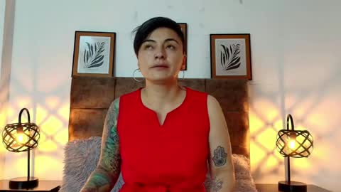 Snapshot of kat_paradisse chatting on 05.20.26 kat paradisse online show from 05.20.26