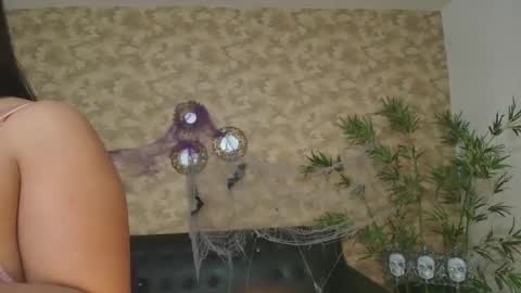 Kat online show from 10.21.25