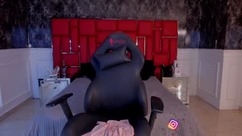 Snapshot of kataadelafontaine chatting on 01.30.25 Kata online show from 01.30.25