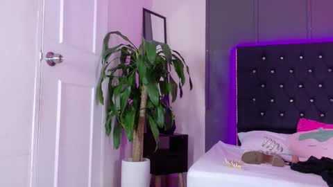 Snapshot of kataaleya__12 chatting on 11.14.25 kataaleya__12 online show from 11.14.25