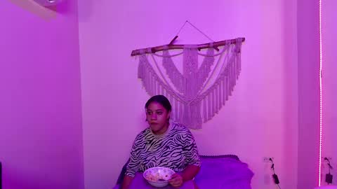 Kataleya online show from 01.05.25