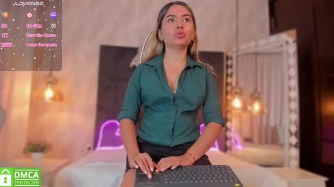 Snapshot of kataliina_18 chatting on 02.21.25 Kat online show from 02.21.25