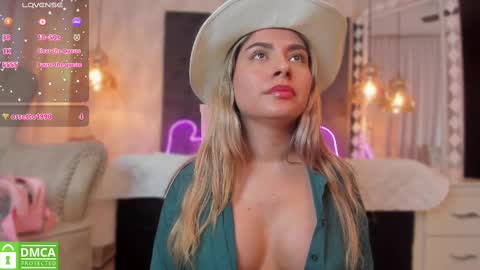 Snapshot of kataliina_18 chatting on 02.21.25 Kat online show from 02.21.25