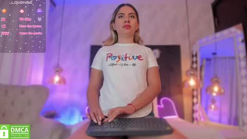 Snapshot of kataliina_18 chatting on 03.07.25 Kat online show from 03.07.25