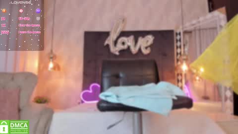 Snapshot of kataliina_18 chatting on 03.08.25 Kat online show from 03.08.25