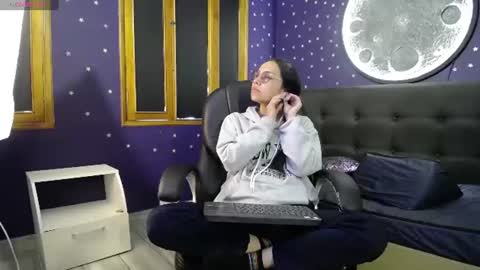 Snapshot of katalina07 chatting on 06.18.26 Katalina online show from 06.18.26